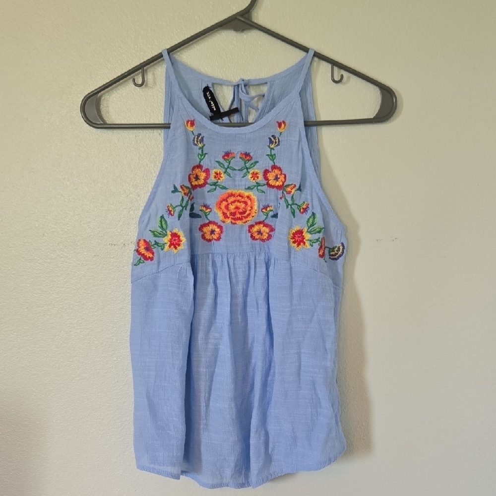 Blu Pepper Blue Embroidered Halter Style Tank Size Small